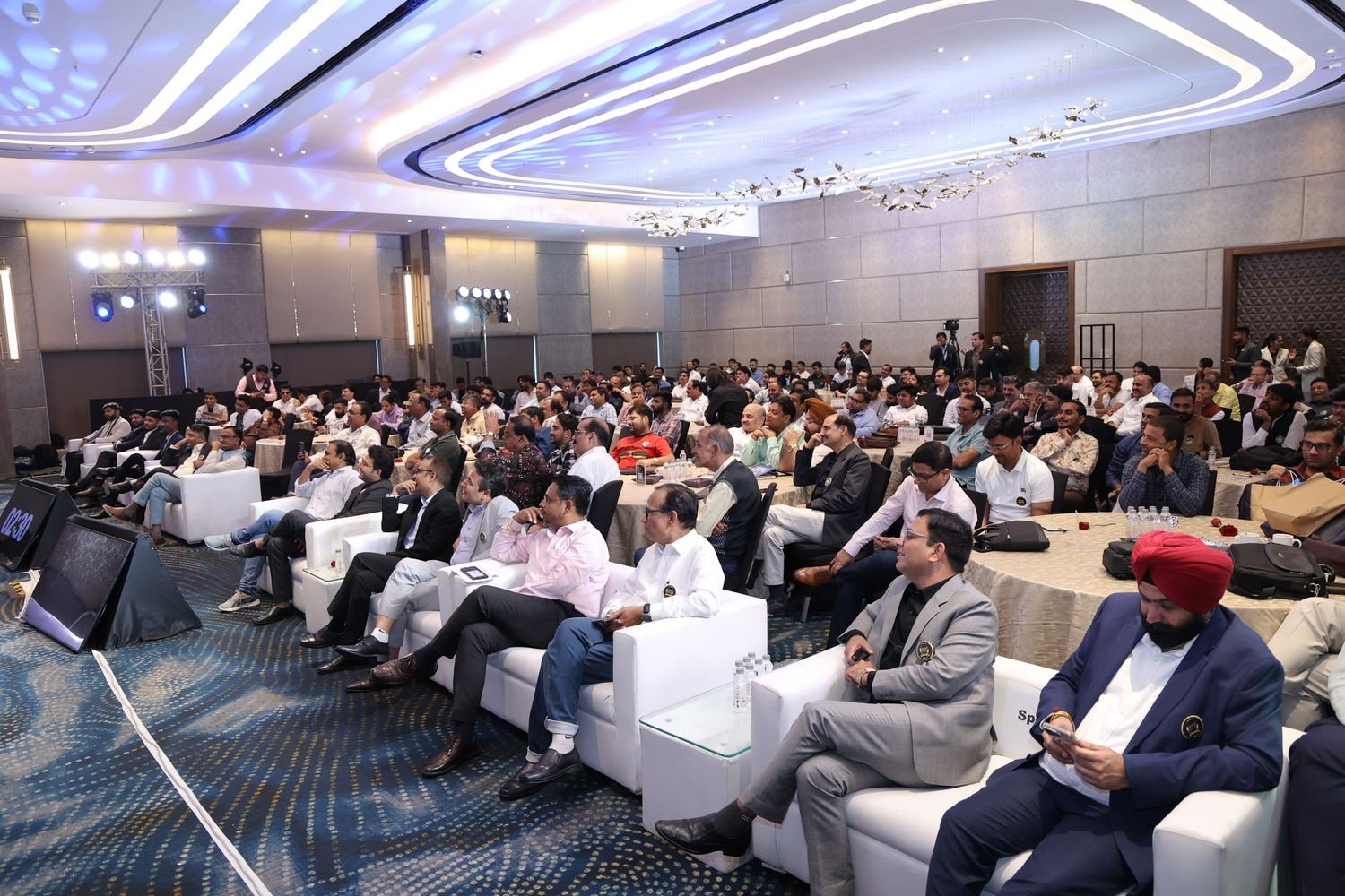 हॉल में मौजूद 400 से अधिक प्रतिभागी